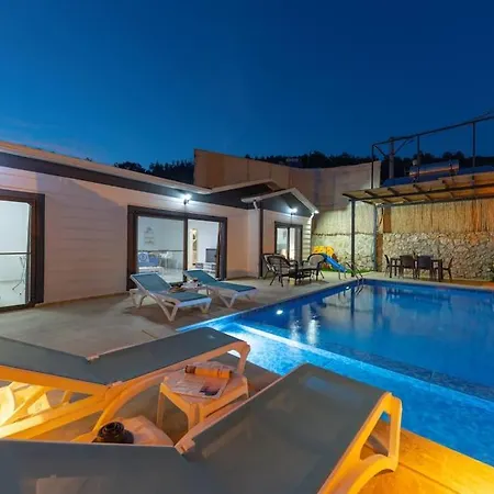 Villa Doga Icinde Havuzlu Lueks Maya Kas